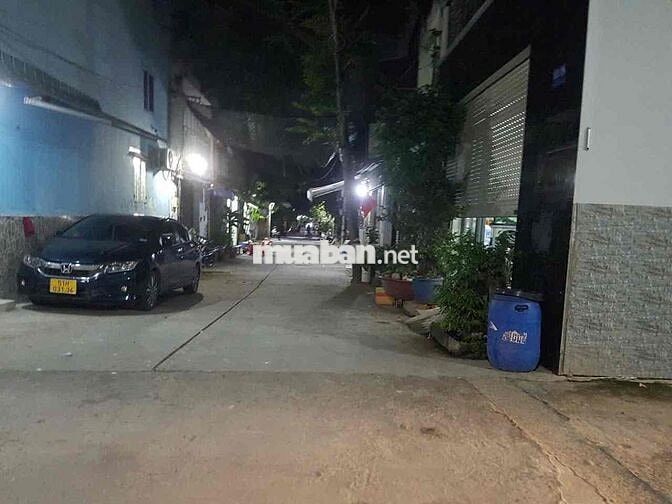 nhà cho thuê nguyên căn LK 2/5 gần ngã tư bốn xã giá 9tr