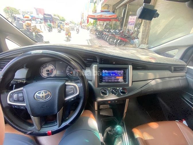 🚗✨ CHO THUÊ XE TỰ LÁI INNOVA 2017 – 8 CHỖ RỘNG RÃI TẠI TP.HCM! ✨🚗