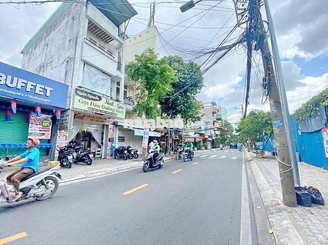 Cho thuê mặt tiền kinh doanh 8x19 quận 7