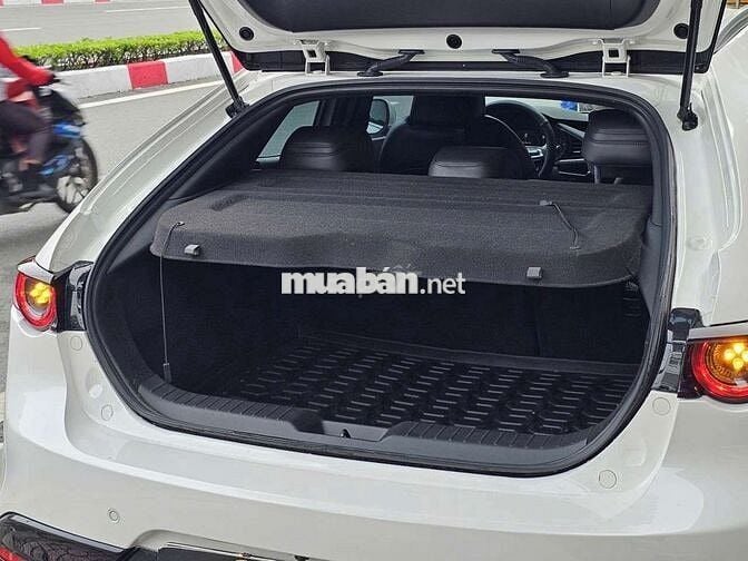 MAZDA 3 1.5  SPORT LUXURY SX 2023 ODO 32.000 KM