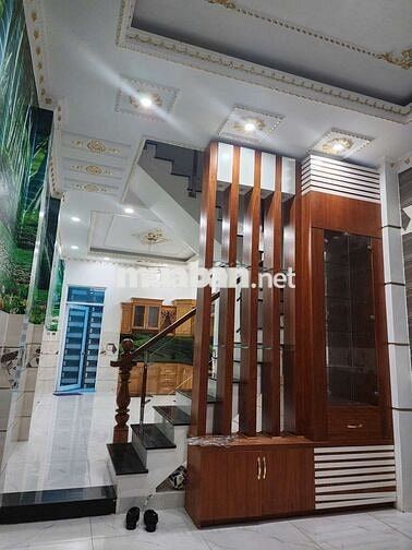 Nhà đẹp 4 x 17 có 5pn 6wc sân thượng