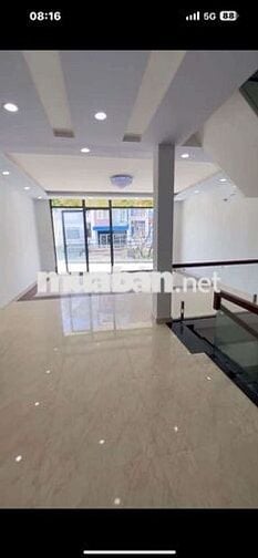 Nhà mặt tiền đường sầm uất 6 x 20 có 6pn 6wc sân thượng