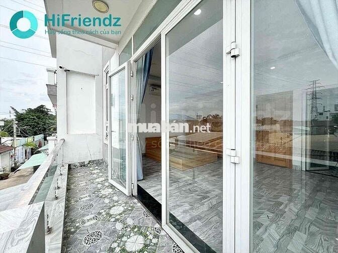 CHO THUÊ PHÒNG MỚI BAN CÔNG CÁCH ĐH NGUYỄN TẤT THÀNH VÀI BƯỚC CHÂN