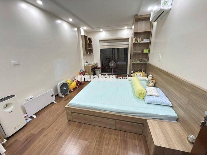 Hiếm lắm ạ, nhỉnh 12 tỷ có nhà 6 tầng TM ngõ 2 ô tô ở Lạc Long Quân