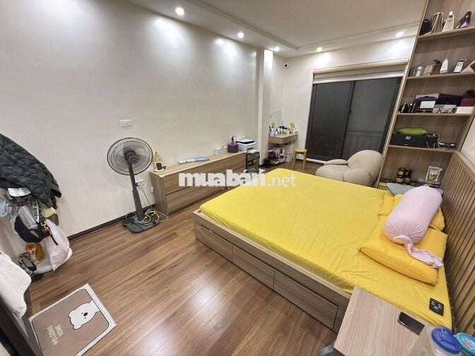 Hiếm lắm ạ, nhỉnh 12 tỷ có nhà 6 tầng TM ngõ 2 ô tô ở Lạc Long Quân