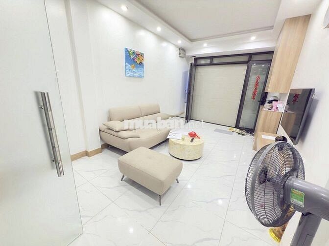 Hiếm lắm ạ, nhỉnh 12 tỷ có nhà 6 tầng TM ngõ 2 ô tô ở Lạc Long Quân