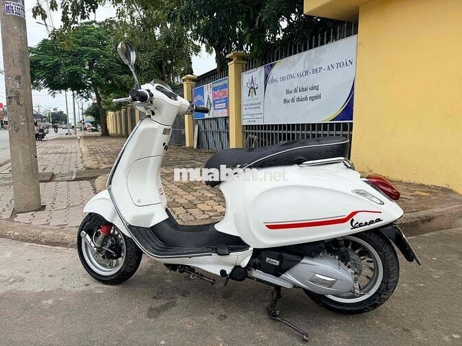Bán Vespa sprint 2018 kí công chứng uỷ quyền