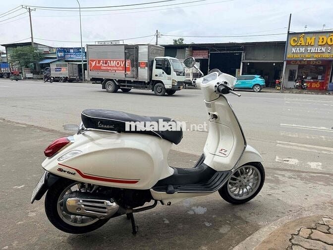 Bán Vespa sprint 2018 kí công chứng uỷ quyền