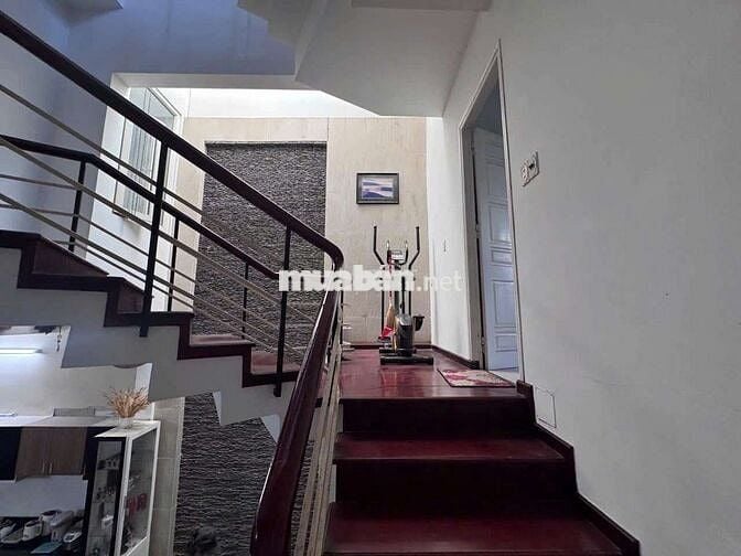 Cần bán nhà 3 tầng mặt tiền Hòa cường - Đà Nẵng