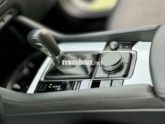 Mazda 3 2024 1.5L Luxury - 27,000 km siêu mới.