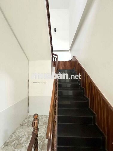 Nhà cho thuê: Trung tâm phố( có mt kinh doanh)