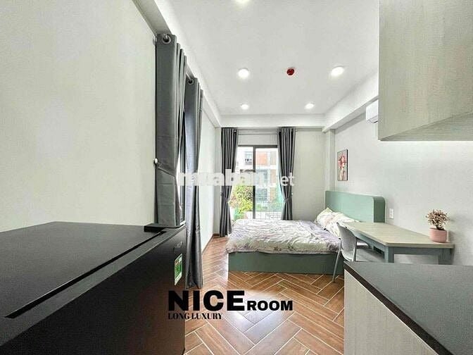 CĂN HỘ FULL NỘI THẤT- BAN CÔNG NGAY NGÃ TƯ PHÚ NHUẬN