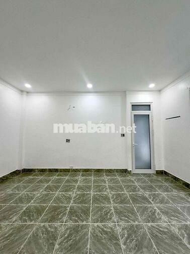 Nhà cho thuê: Trung tâm phố( có mt kinh doanh)