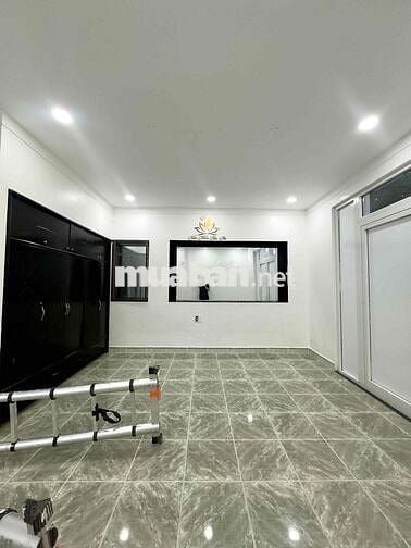 Nhà cho thuê: Trung tâm phố( có mt kinh doanh)