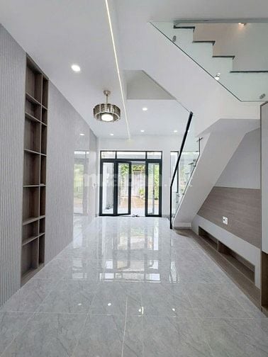 Bán nhà trệt 2 Lầu Đường Trường Lưu - Nguyễn Duy Trinh , Quận 9