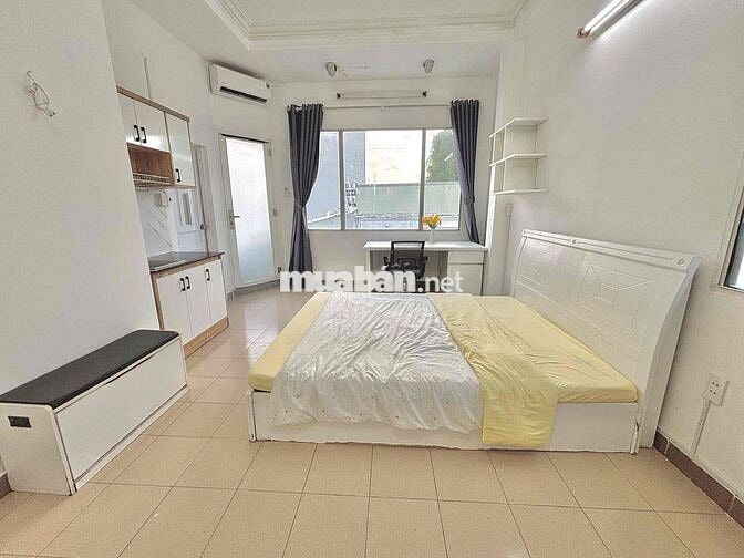Phòng Studio cửa sổ lớn, Full nội thất, thang máy, gần chợ Bà Chiểu