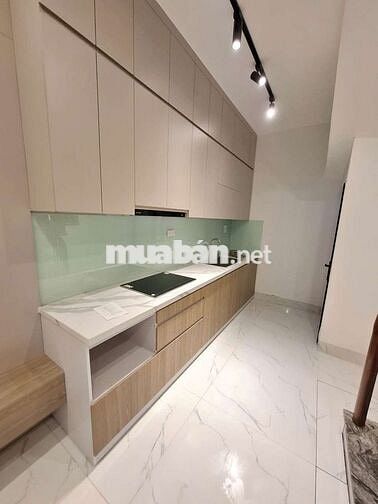 🏠Tài chính 6 tỷ có nhà 35m -5 tầng ở Cự Khối - Bát Khối. ô tô đỗ cổng