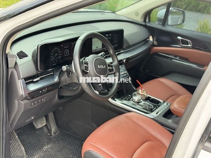 Kia Carnival Signature 2.2D 2022 model 2023