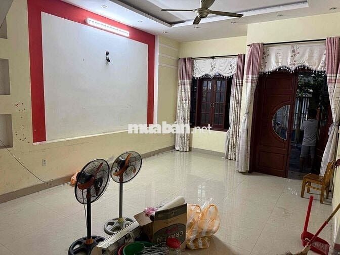 Cho thuê nhà nguyên căn (nhà trống, kiệt đường nhựa 5m, đi 2 phút đến