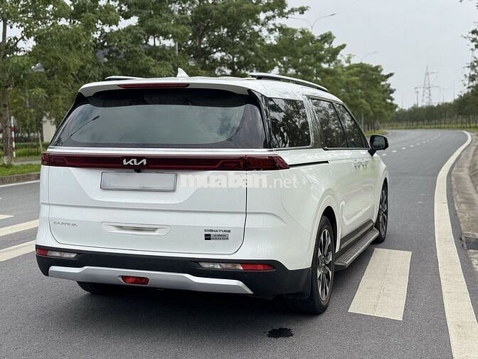 Kia Carnival Signature 2.2D 2022 model 2023