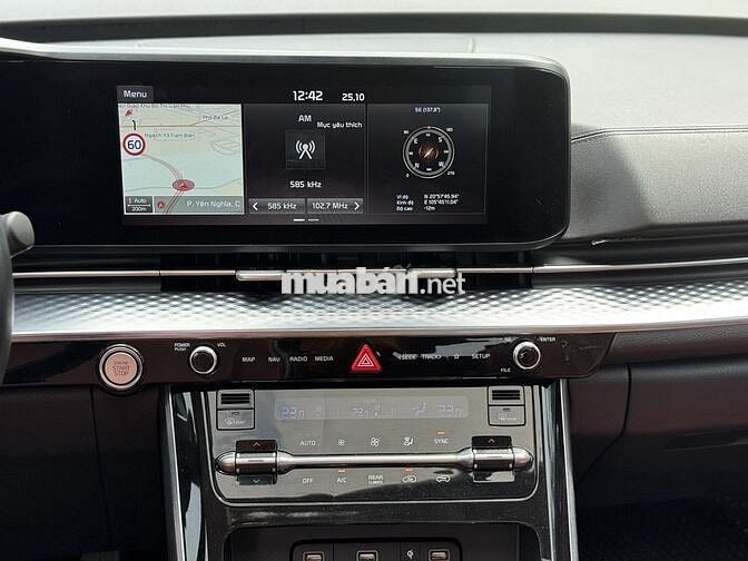 Kia Carnival Signature 2.2D 2022 model 2023