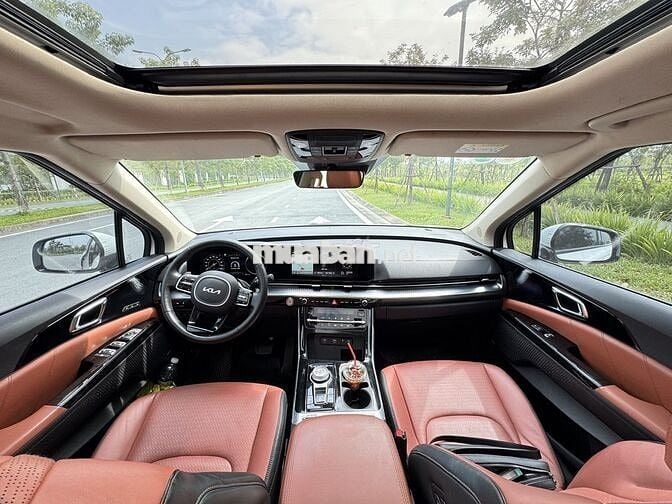 Kia Carnival Signature 2.2D 2022 model 2023