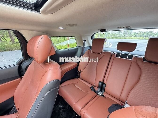 Kia Carnival Signature 2.2D 2022 model 2023