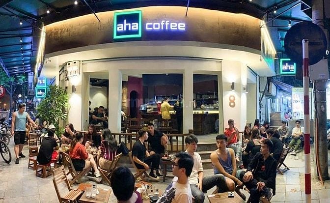 MÌNH NHƯỢNG LẠI QUÁN CAFE SẴN  LƯỢNG KHÁCH QUEN-MẶT TIỀN LÔ GÓC 15M