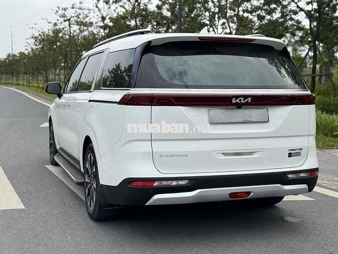 Kia Carnival Signature 2.2D 2022 model 2023