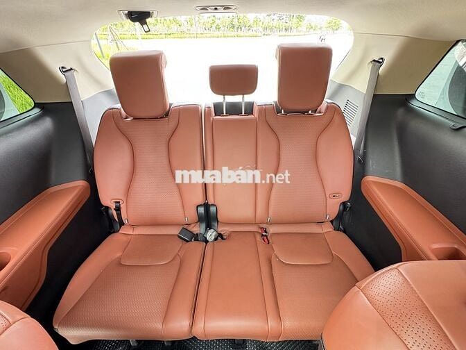 Kia Carnival Signature 2.2D 2022 model 2023