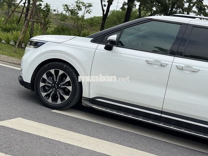 Kia Carnival Signature 2.2D 2022 model 2023