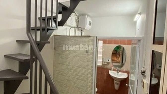 Cho thuê nhà trong khuôn viên biệt thự Pháp cổ 49A Hàng Bài,Hoàn Kiếm