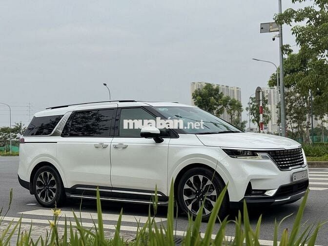 Kia Carnival Signature 2.2D 2022 model 2023