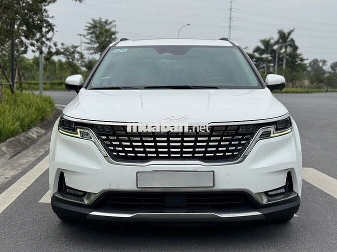 Kia Carnival Signature 2.2D 2022 model 2023