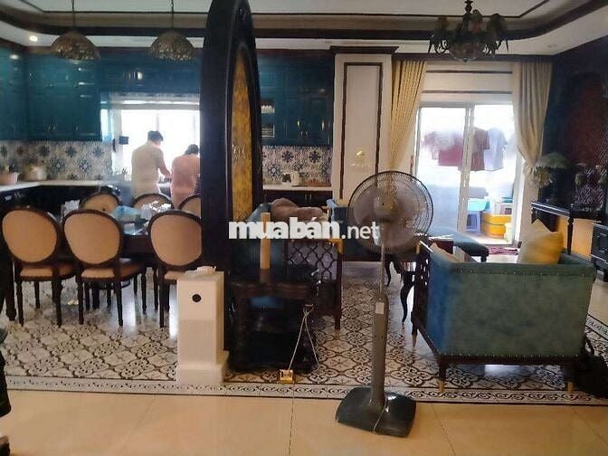 Chủ nhà cần bán nhanh CCCC siêu rộng Vip, 3pn 2 vs giá vô cùng hợp lý Chủ nhà cần bán nhanh CCCC siêu rộng Vip, 3pn 2 vs giá vô cùng hợp lý