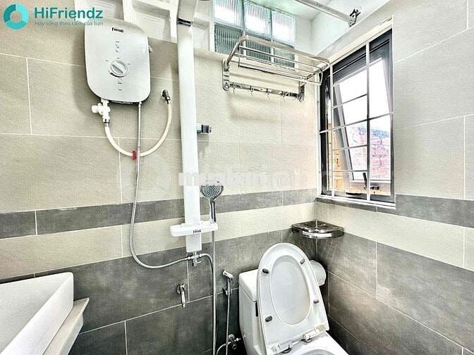 Căn hộ có cửa sổ trời thoáng giá rẻ gần cầu Tân Thuận