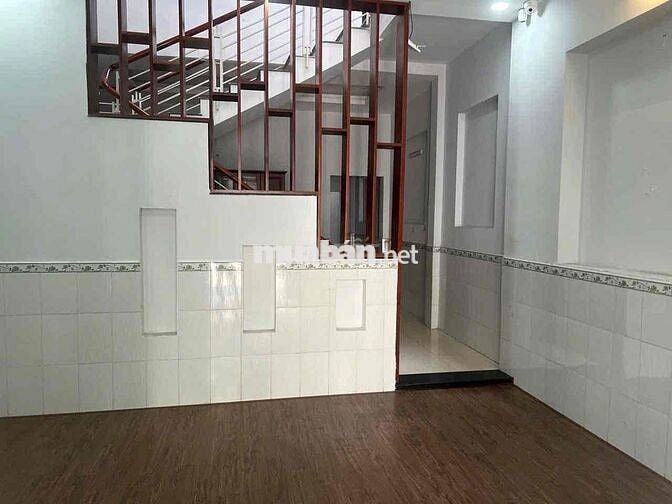 cho thuê nhà Dt 5x16m 3 phòng ngủ Gần chợ cầu Đồng