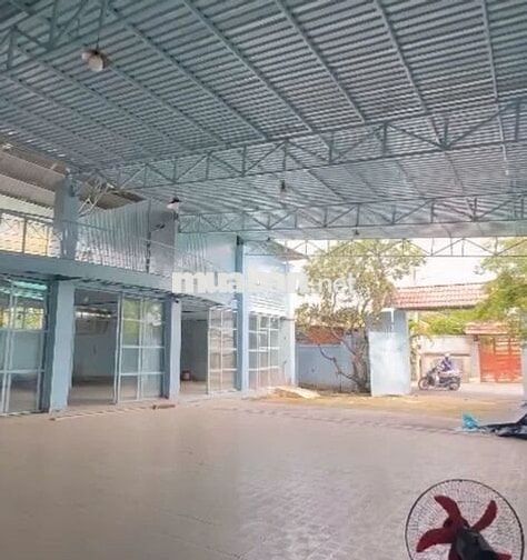 Kho diện tích 400m2 cần cho thuê gấp ở Đường Nguyễn Văn Tạo có pccc