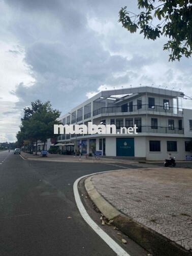 đất nền thổ cư sổ riêng ,dân cư hiện hữu ,điện nước đầy đủ, đường thôn