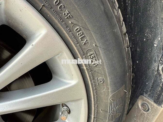 Toyota Camry 2016 2.0E trang bị sẵn nhiều đồ chơi