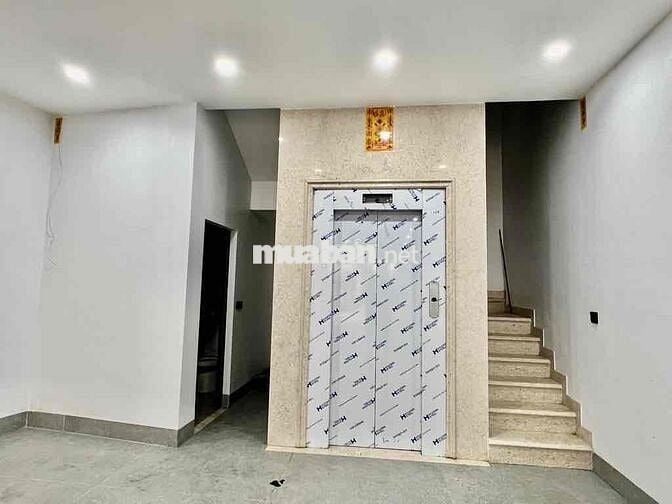 CẦN BÁN NHÀ 4 TẦNG THANG MÁY SẴN KHAI THÁC KINH DOANH