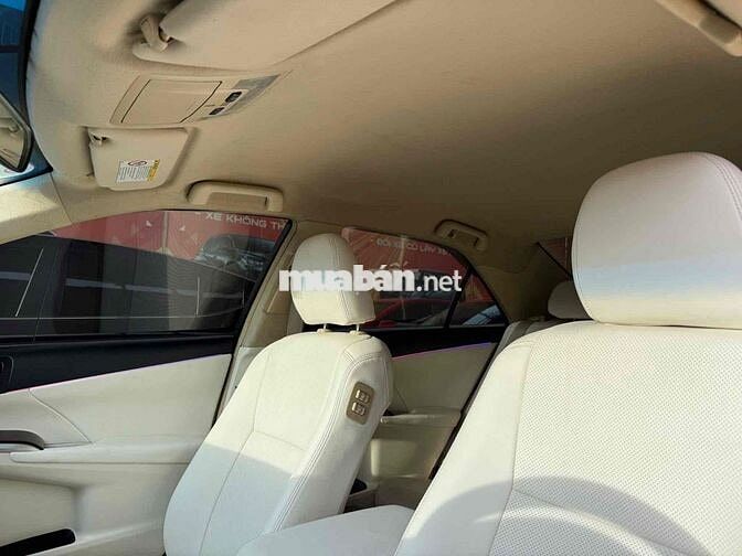 Toyota Camry 2016 2.0E trang bị sẵn nhiều đồ chơi