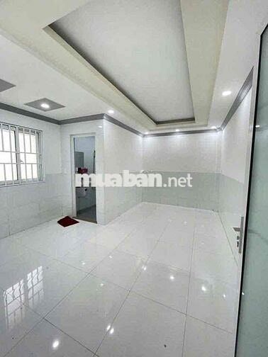 Nhà 10x18m 4 phòng KDC Hồng Loan