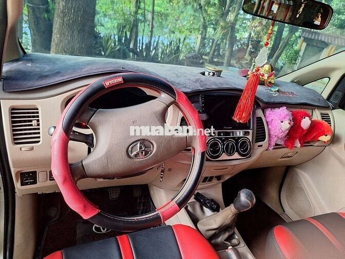 Toyota Innova 2007 số sàn màu bạc