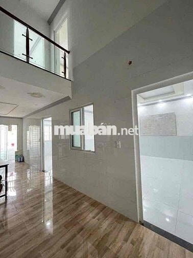 Nhà 10x18m 4 phòng KDC Hồng Loan