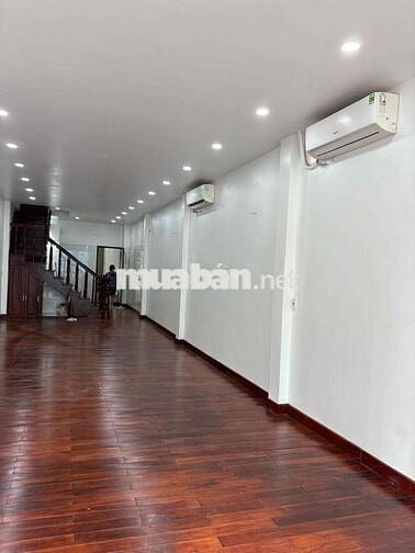 Mặt bằng kinh doanh 128m2 ở Đường 3 tháng 2  Q10