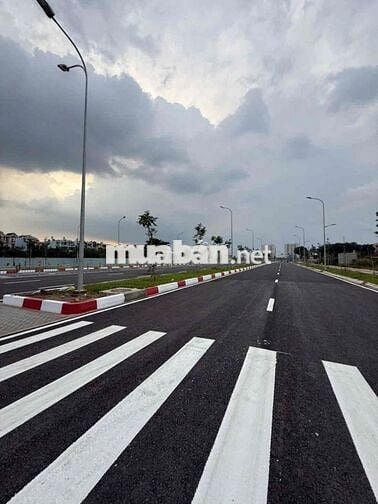 Đất hai mặt tiền khu 38ha đường Dương Thị Giang ( chính chủ)