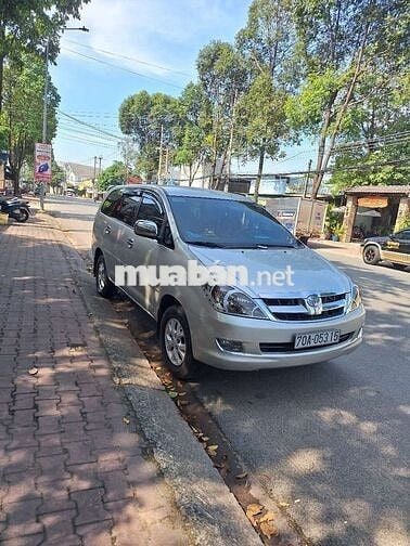 Toyota Innova 2007 số sàn màu bạc