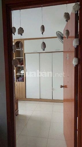 Chung cư Võ Thị Sáu, P.6, Quận 3: 75m2, 2p ngủ, ban công, 10tr/th