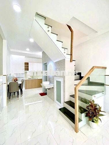 NHÀ GÒ VẤP NGUYÊN CĂN MỚI TINH • CHO THUÊ 10TR/THÁNG • HẺM XE HƠI